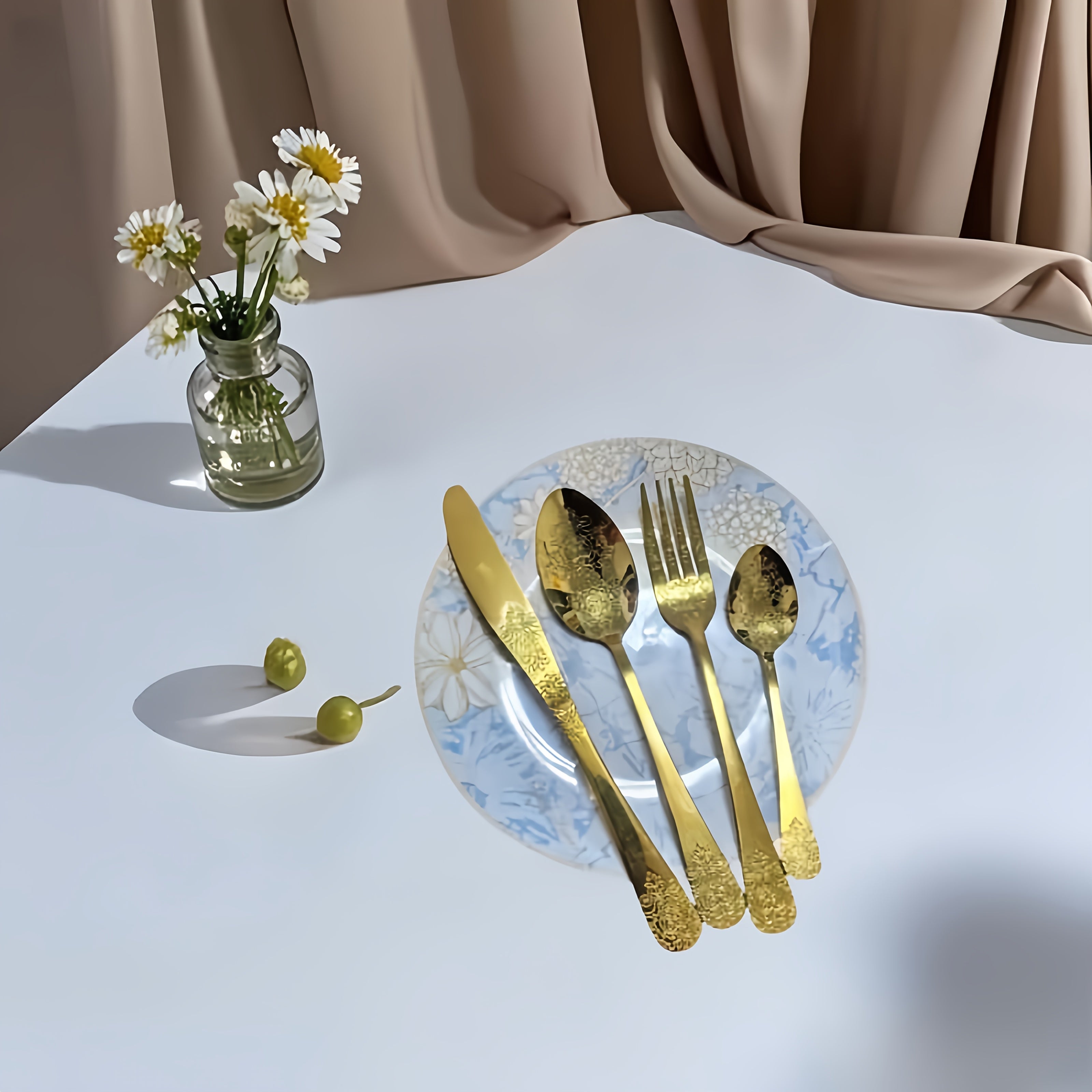 Unique Carved Pattern Design Tableware Set, Stainless Steel Kitchen Utensil Set, Includes Steak Knife and Fork, Dishwasher Safe, Wedding and Housewarming Gift Set!